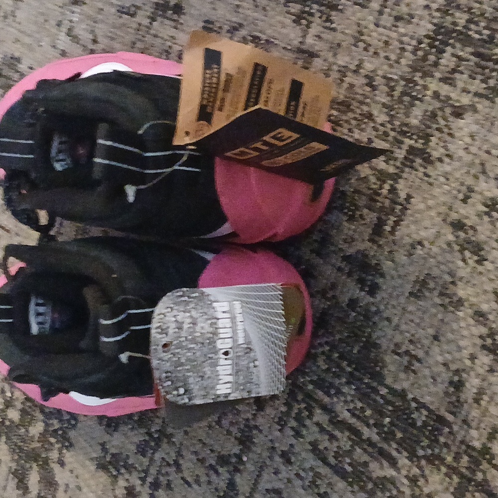 Vans Black and Pink Athletic Shoes - Picture 4 of 6